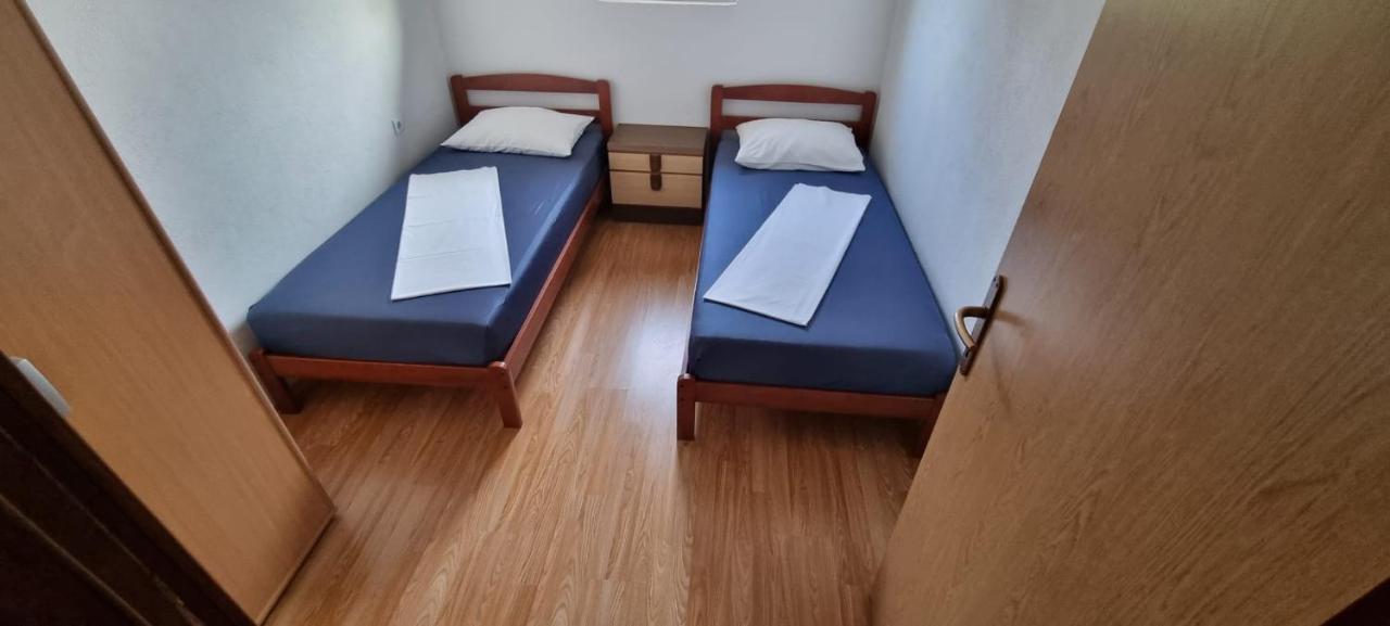 Apartmani Italo ビオグラード・ナ・モル エクステリア 写真