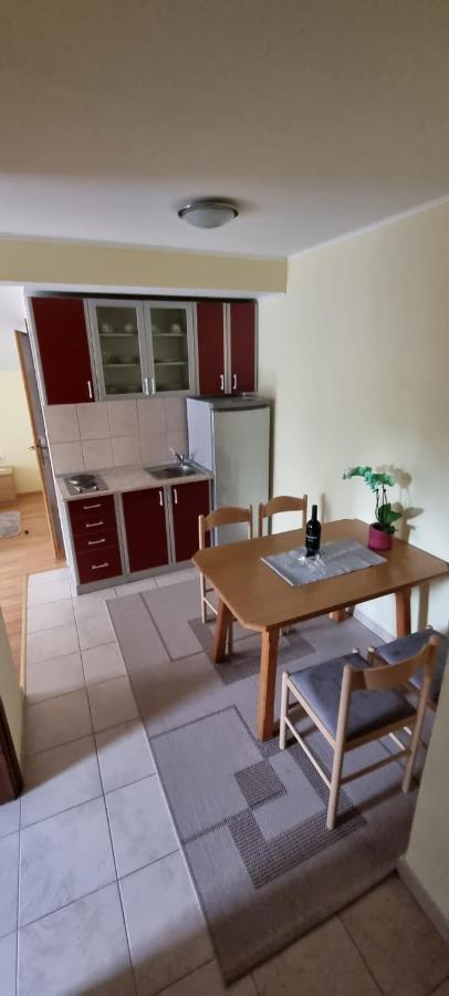Apartmani Italo ビオグラード・ナ・モル エクステリア 写真