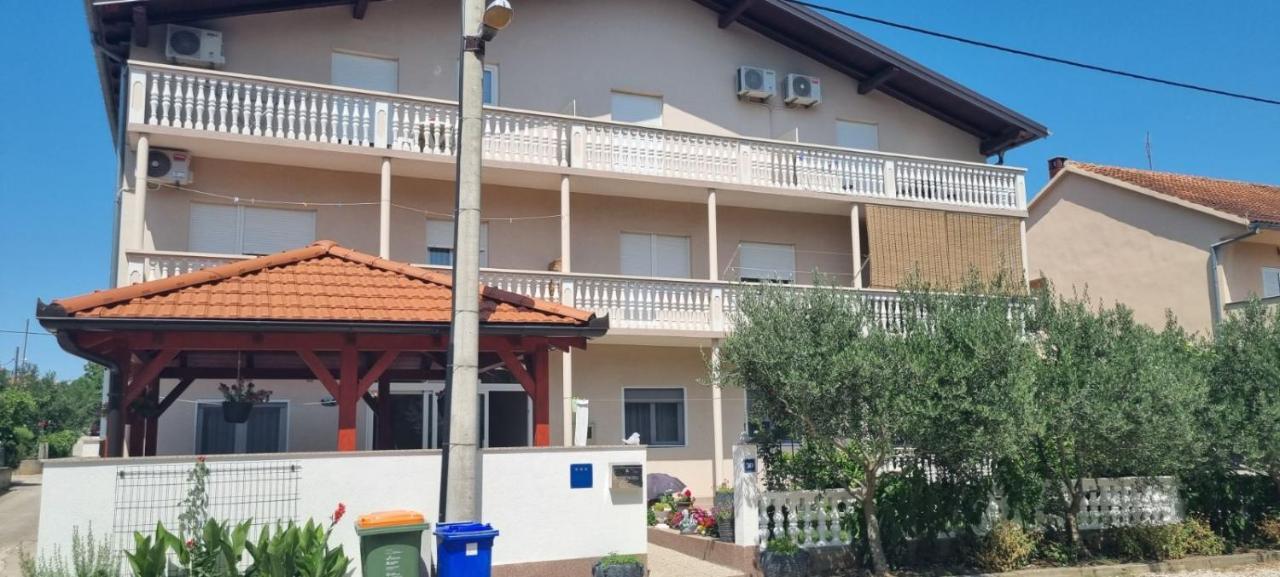 Apartmani Italo ビオグラード・ナ・モル エクステリア 写真